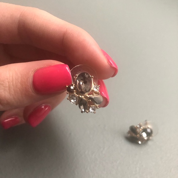 Post earrings - Picture 2 of 3